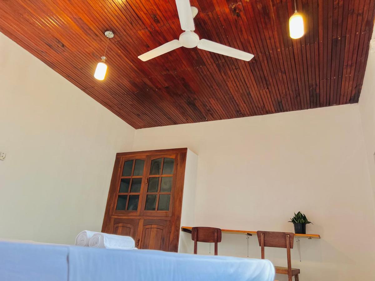 Sea Frame By Walkseylon Bed & Breakfast Hikkaduwa Ngoại thất bức ảnh